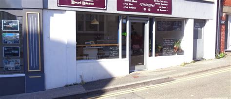 Blasus Deli Caernarfon, High Street, Caernarfon (2022).